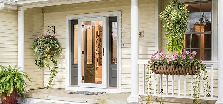 screen door installation in Santa Maria