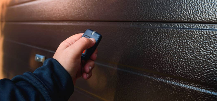 automatic door opener with remote control in Santa Maria